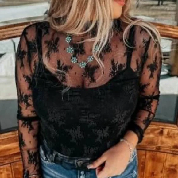 NEW ZENANA BLACK LACE SIZE S LONG SLEEVE BLOUSE - Picture 3 of 3